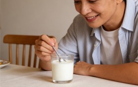 驼奶粉真的可以长高吗？不看广告看数据！我们用临床数据为您深度解析其科学依据！